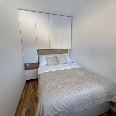 Elur Apartment