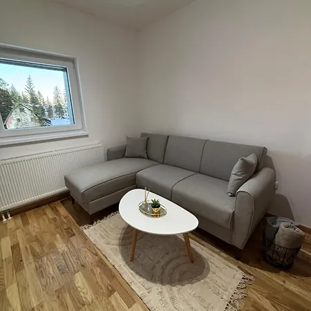Elur Apartment *