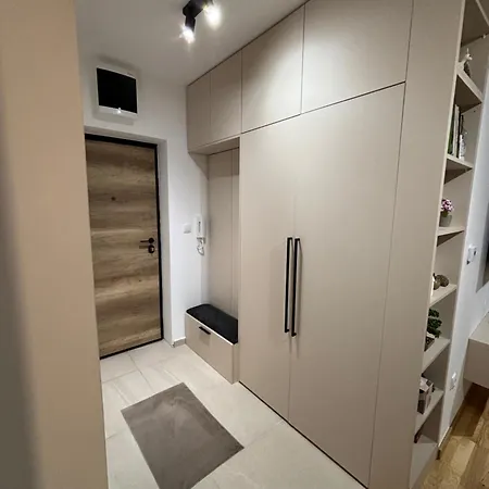 Apartament Elur